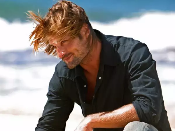 Josh Holloway tiene 42 años.