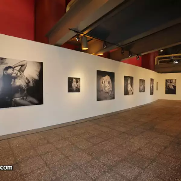 Exposición de Héctor García,Crónicas del Espectáculo