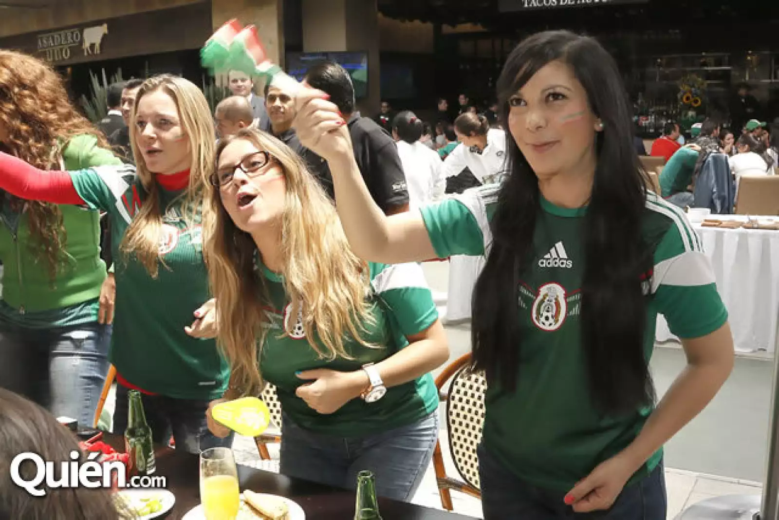 Lucía Rodríguez,Giovanna Galárza,Ana Paula Viguri