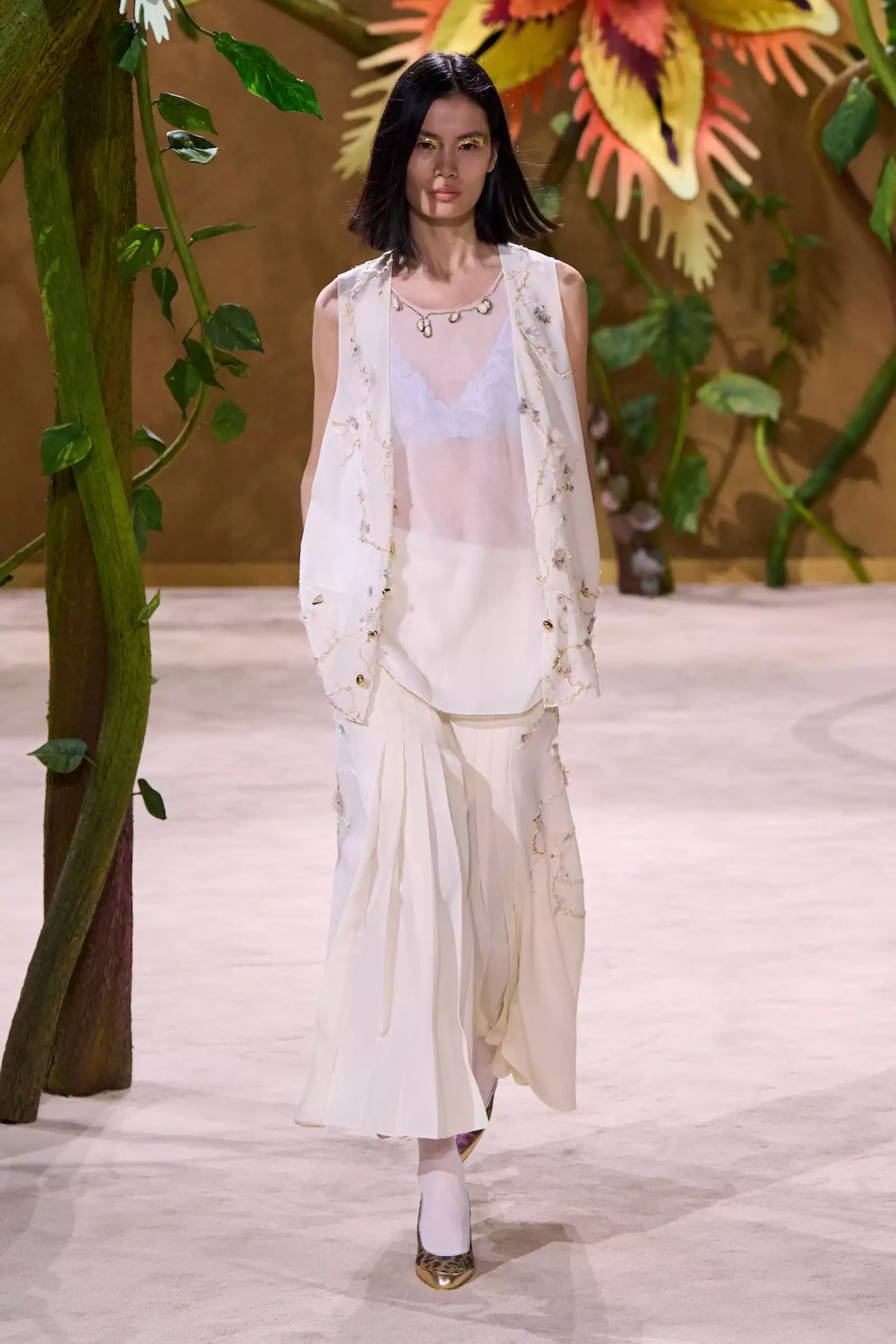 Chanel HC F26 024.jpg