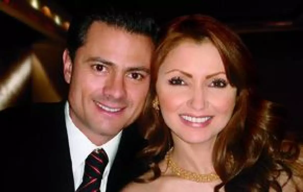 La actriz dice estar muy contenta con el gobernador del Estado de México, Enrique Peña Nieto, a quien califica como un hombre maravilloso, un padre extraordinario y muy trabajador.