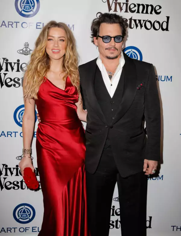 Amber Heard solicitó el divorcio días después de que supuestamente el actor la golpeara.