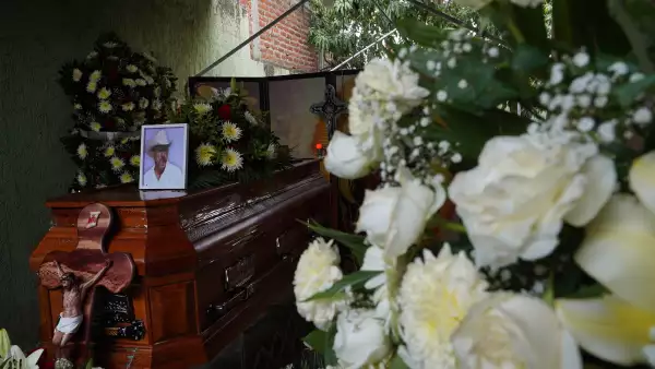 Funeral del ex líder de las autodefensas en Michoacán, Hipólito Mora, asesinado el día de ayer en la localidad de La Ruana, Michoacá.