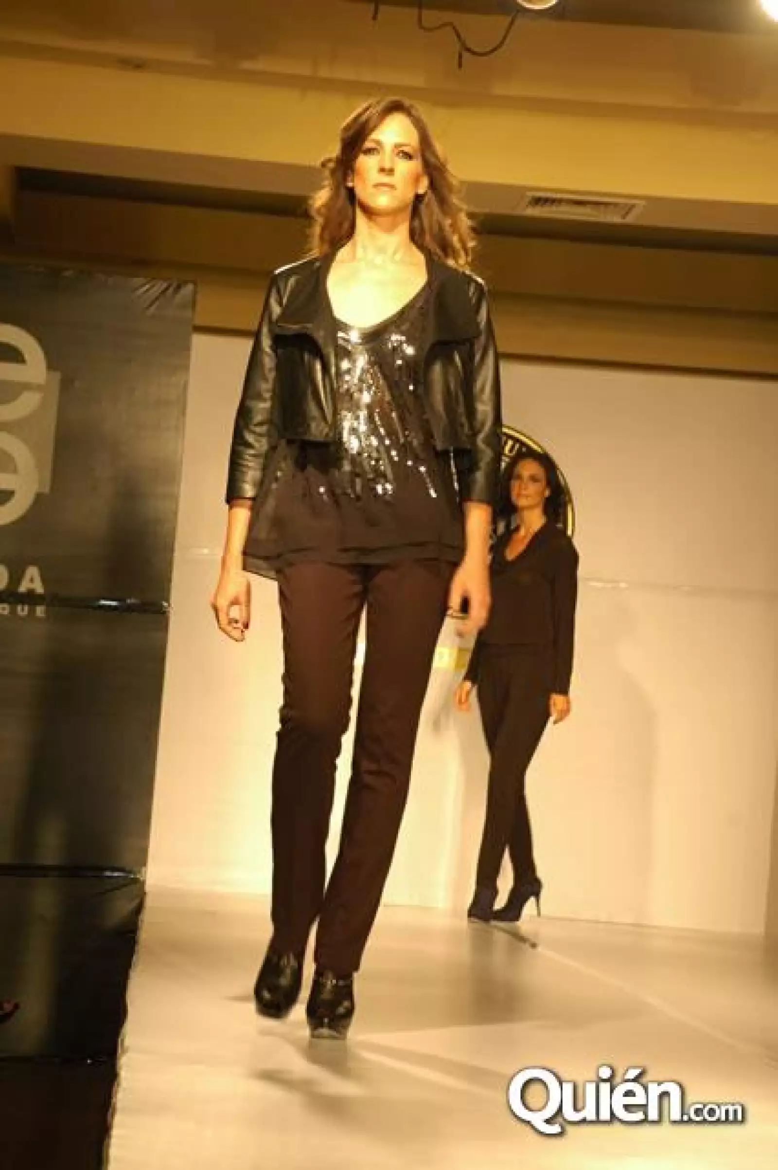 Desfile Elda Watanabe