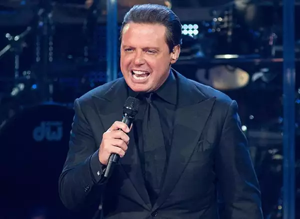 El cantante será el encargado de amenizar la Fiesta de Año Nuevo (FAN), el próximo día 31 en el Parque Fundidora.