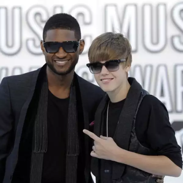 Usher y Justin Bieber.