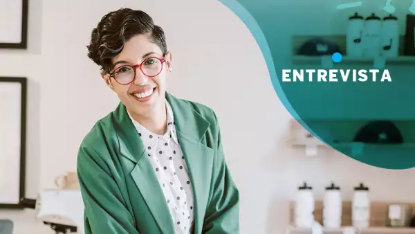 Angie Contreras, autora de "Mamás y papás en lo virtual"