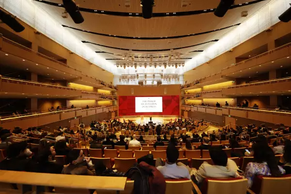 "Para conseguir lo que quieren, muchas veces van a tener que tomar riesgos y ser valientes", dijo la comunicadora durante su conferencia.