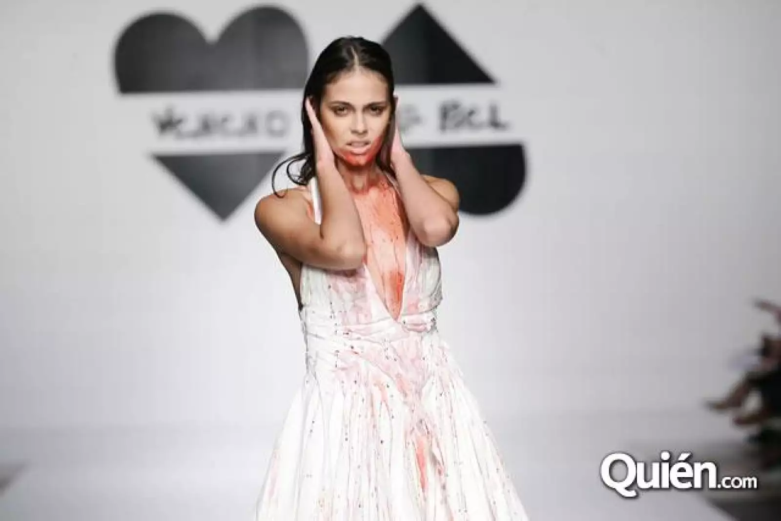 IDM Pasarela Veneno en la piel