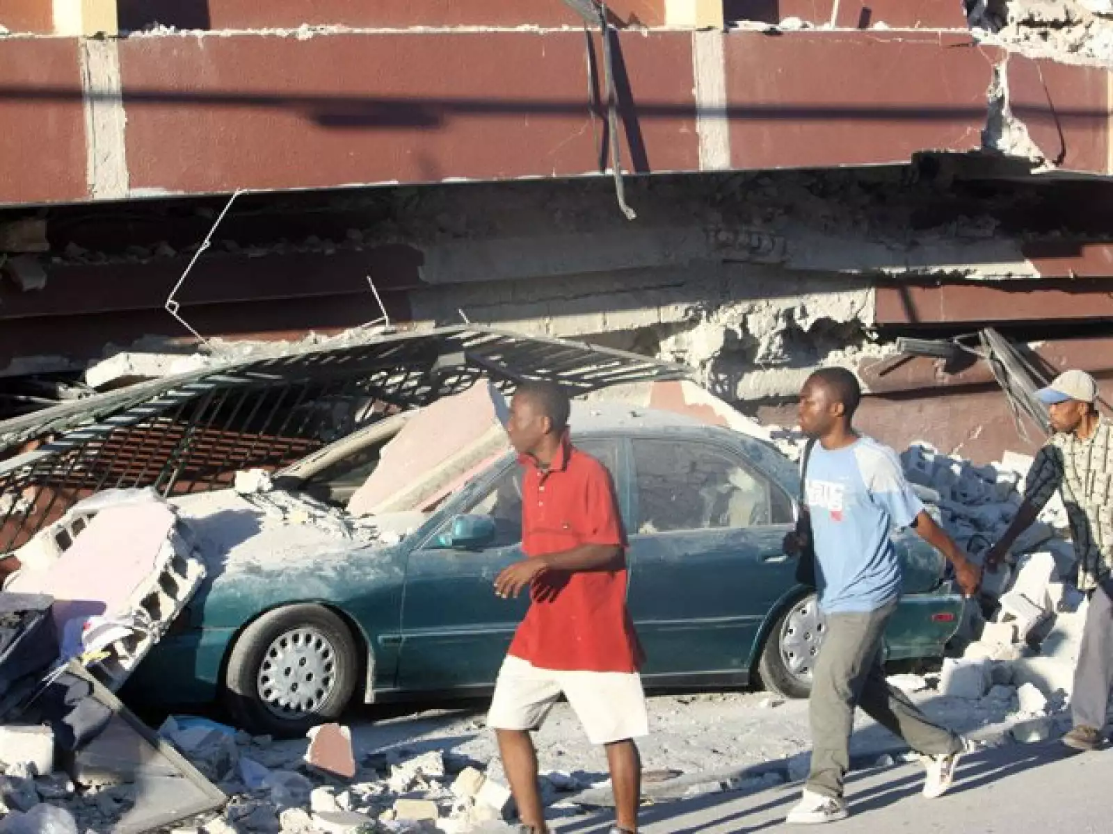 El presidente estadounidense, Barack Obama, dijo que Haití no será abandonada y ofreció 100 mdd.