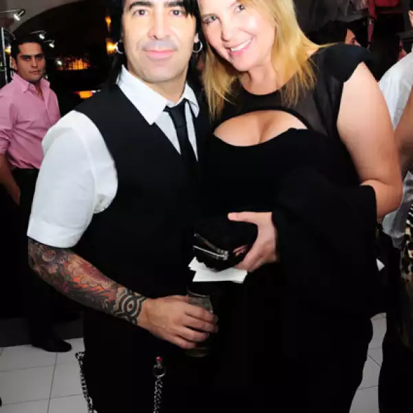 Alex González y Adriana Amutio