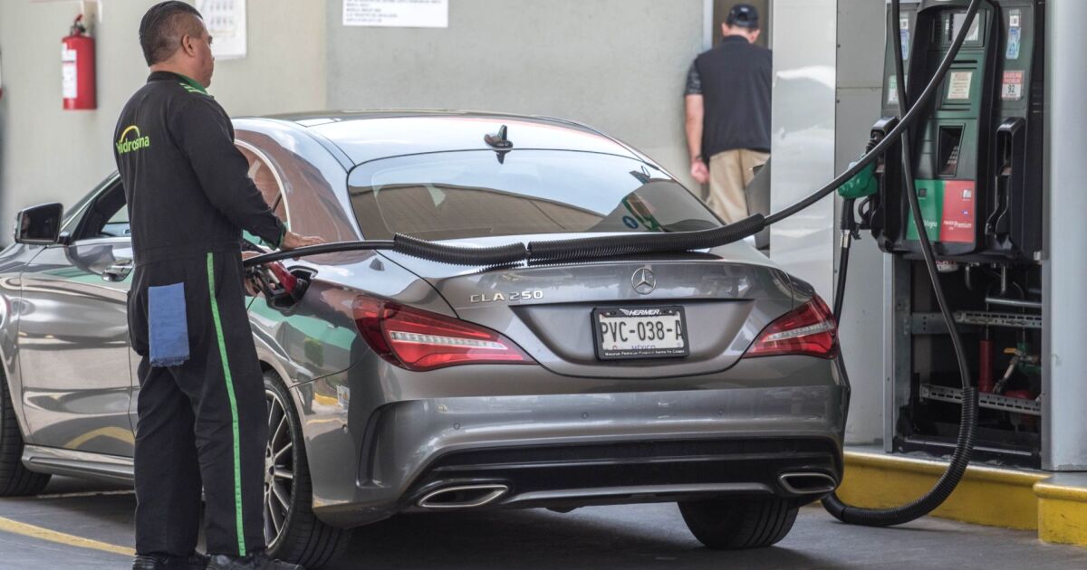 biri bankalarla, diğeri tüketiciyle