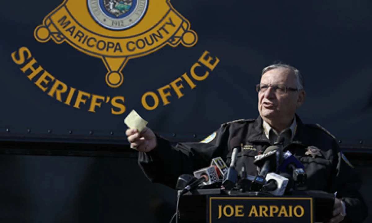 Joe Arpaio informó que fue su compañía crediticia quien le informó sobre un posible fraude. (Foto: AP)