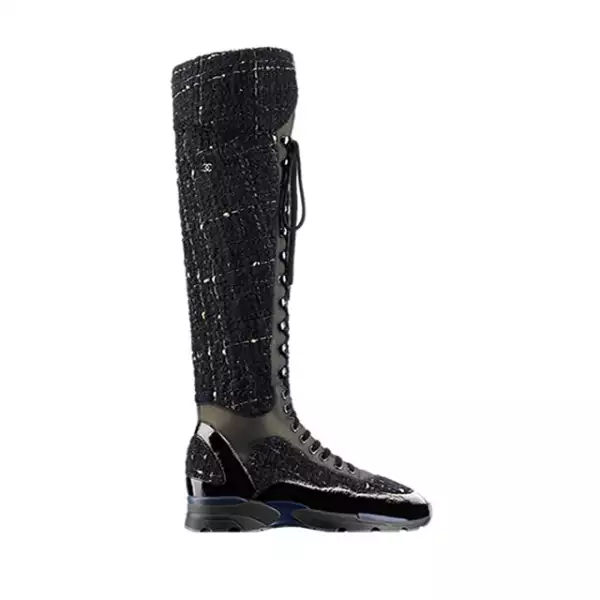 Nos encantan las Sneaker Boots de Chanel.