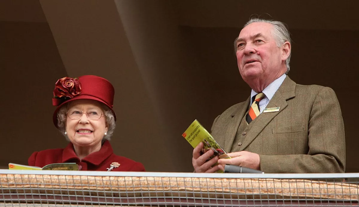Reina Isabel II y Lord Samuel Vestey