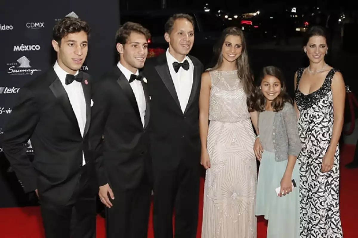 Daniel Hajj con Vanessa Slim e Hijos.