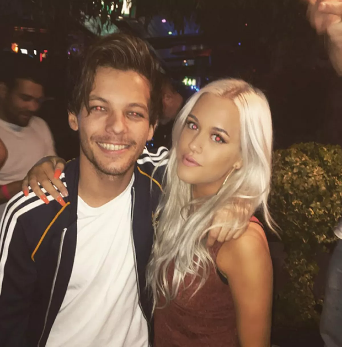 La makeup artist y su hermano Louis Tomlinson, cantante de One Direction.