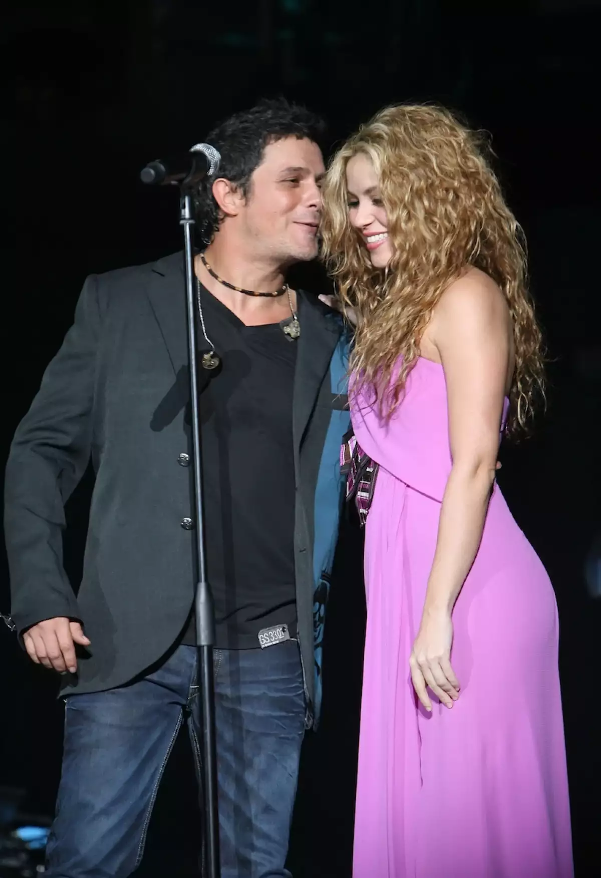 Alejandro Sanz felicita a Shakira por su cumpleaños 49