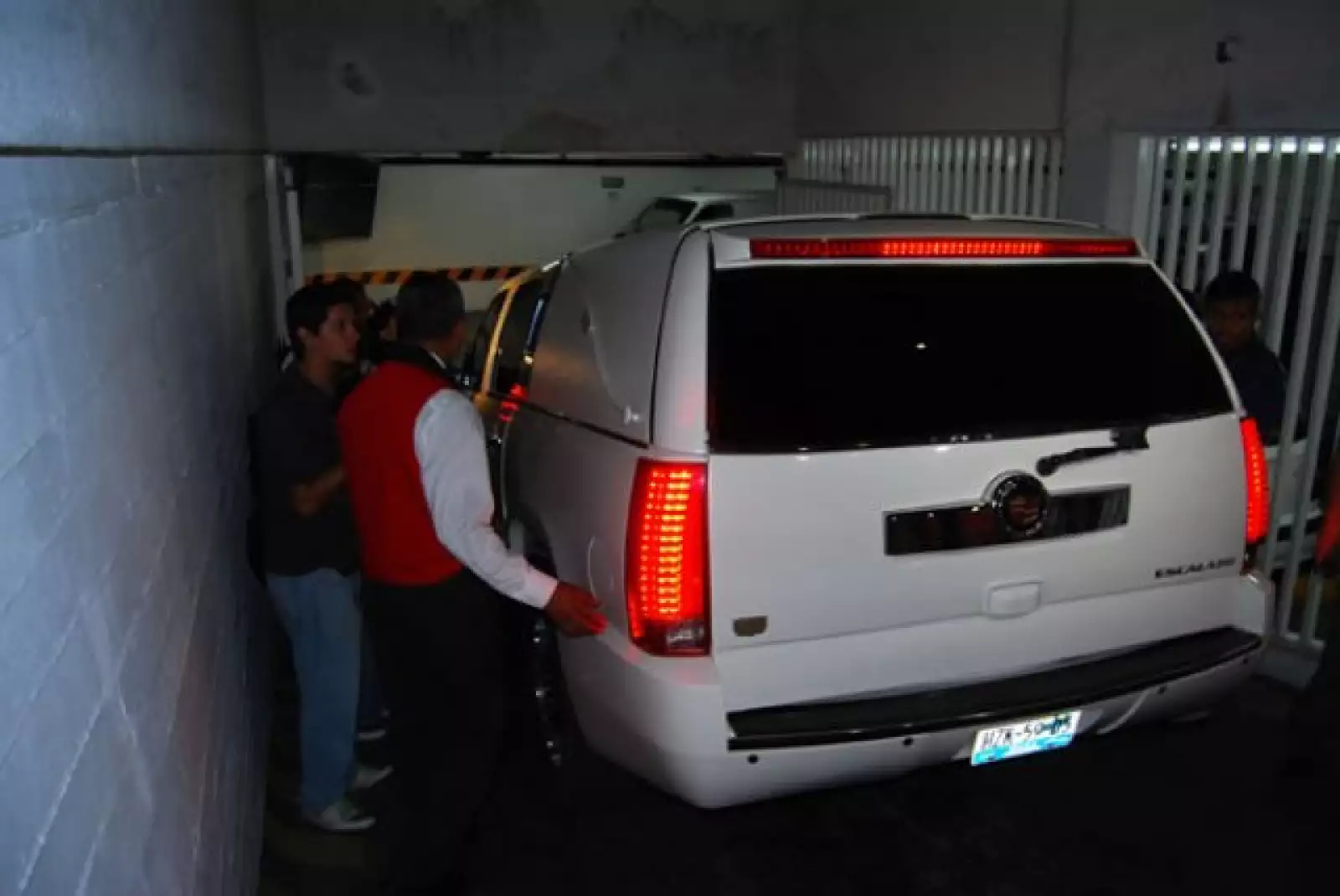 La carroza fúnebre a su llegada a Gayosso, donde fue velado.