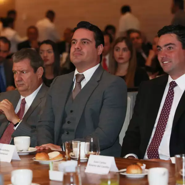 100 años de confiar