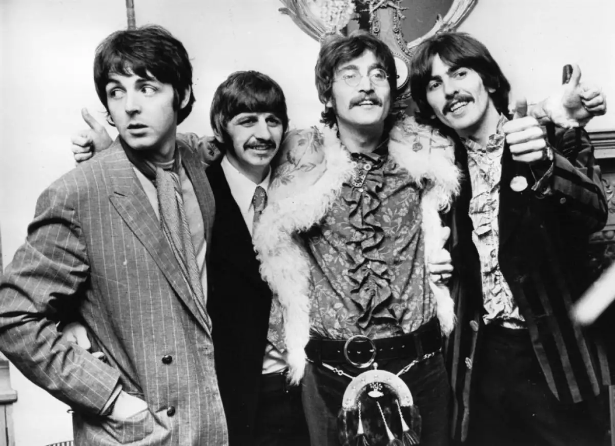 Una foto antigua (1967) del cuarteto de Liverpool por el Día Internacional de The Beatles.