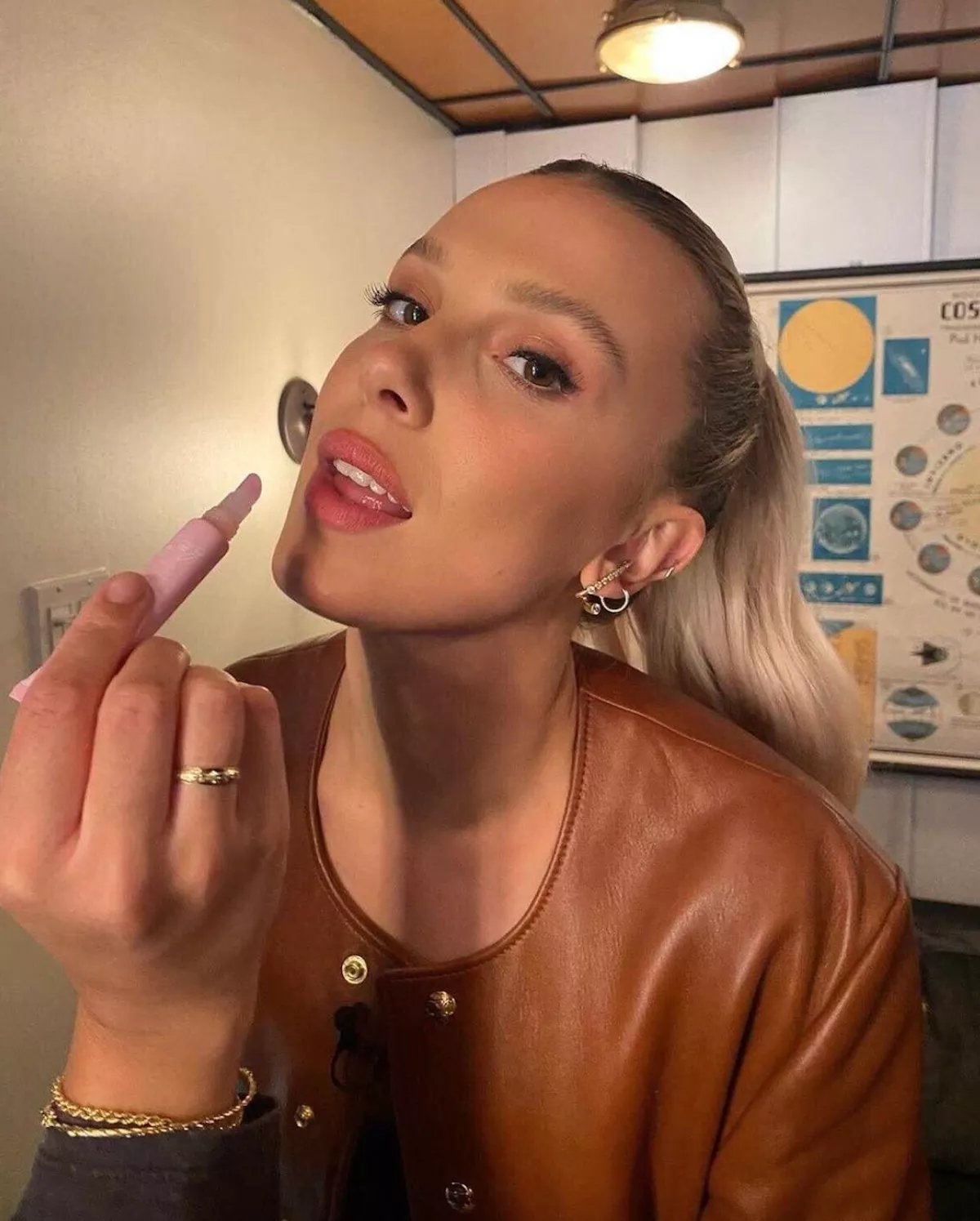  Millie maquillaje