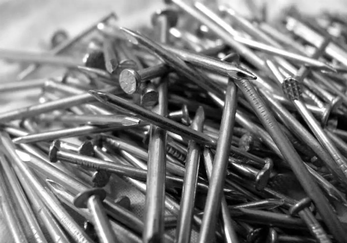clavos de acero