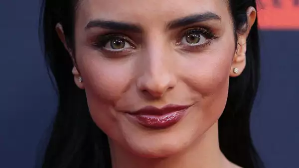 Aislinn Derbez