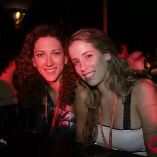 Carla Aparicio, Priscila Suinaga