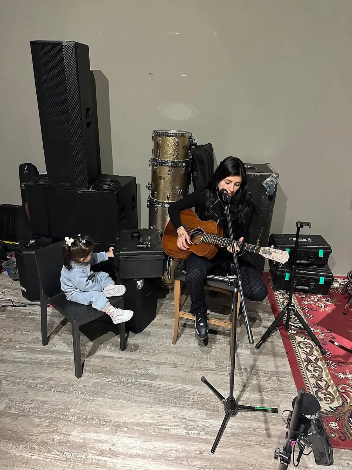 Cazzu y su hija Inti