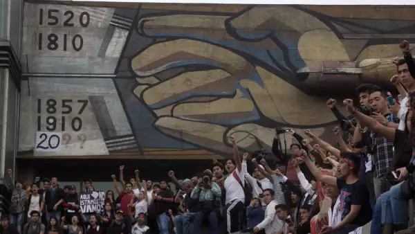 UNAM_Fuero_Porros-5.jpg