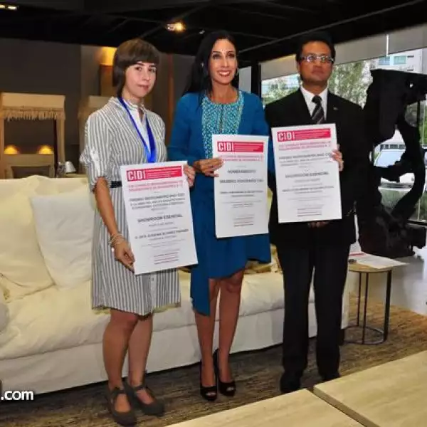Regina Velasco,María Laura Medina de Salinas Pliego,Juan Dolores.