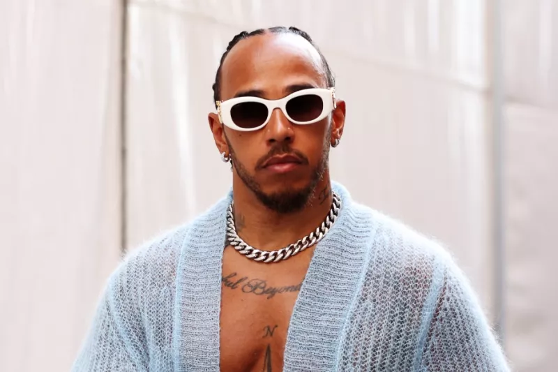 Lewis Hamilton colabora con Dior como embajador y diseñador invitado