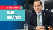 el diputado raul bolaños de frente y con los brazos cruzados durante una reunión parlamentaria