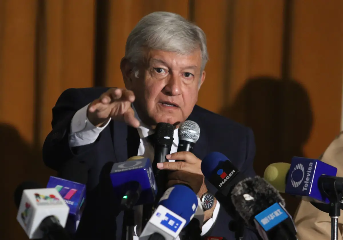 AMLO medios