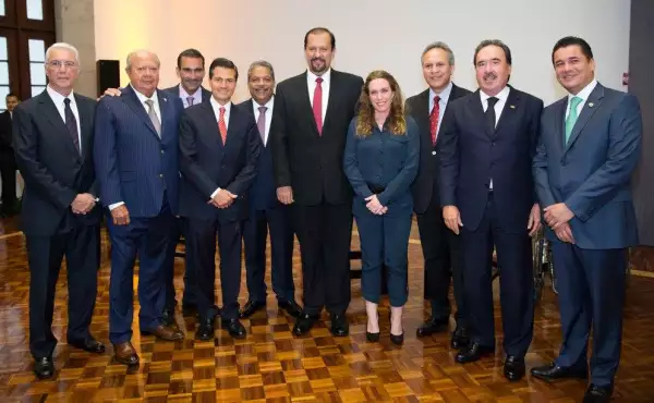 Encuentro con senadores