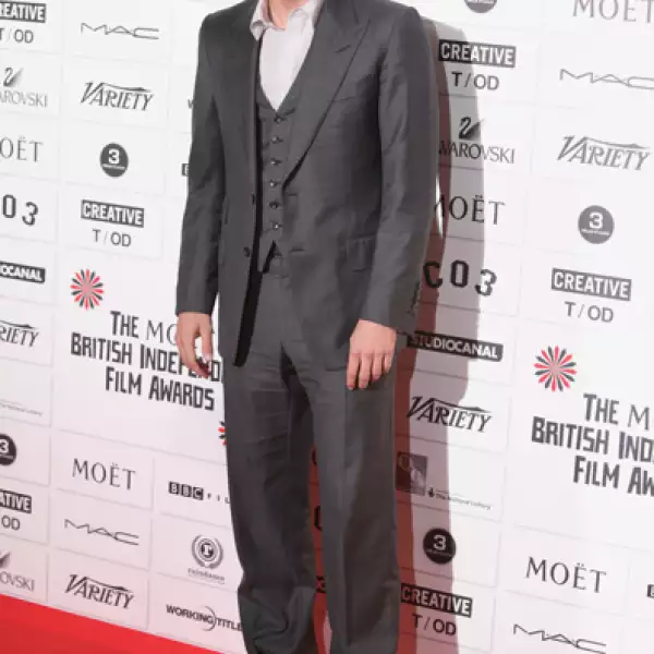 Uno de sus colores favoritos para vestir es el gris.