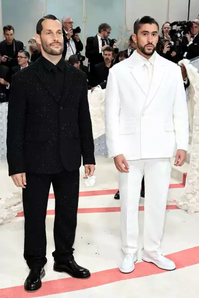 Bad Bunny y el diseñador Simon Porte Jacquemus