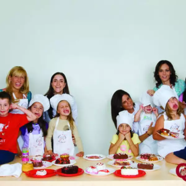 Martha de Juan, Diego Sánchez, Beatriz Pasquel, Graciela Bitar, Rauqel Touché, Paula Albarrán, Rocío de Juan, Cecilia Salas, Natalia Justo, Paula Boullosa, Paulina Justo, Natasha Moctezuma, Francisco Justo