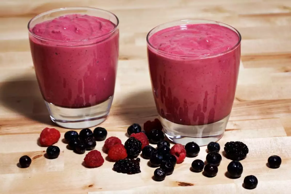 Berry Almond Smoothie