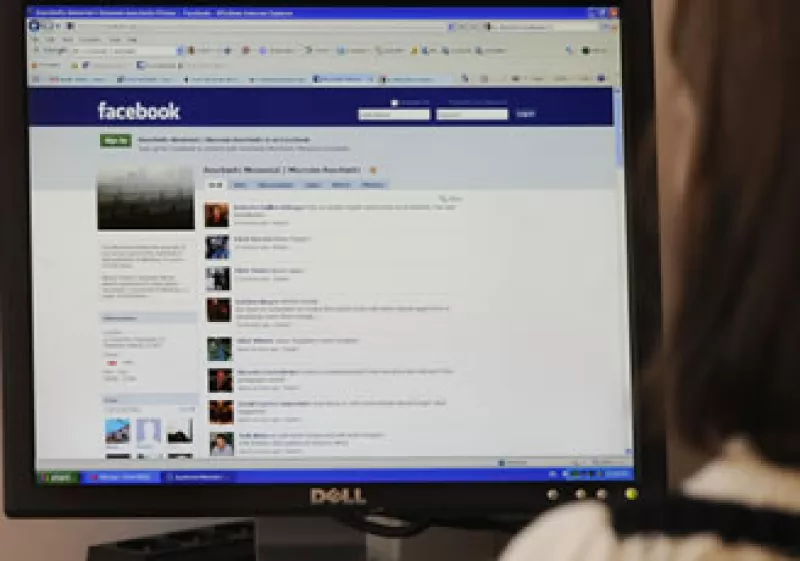 Facebook busca reforzar la seguridad de sus usuarios. (Foto: Archivo AP)