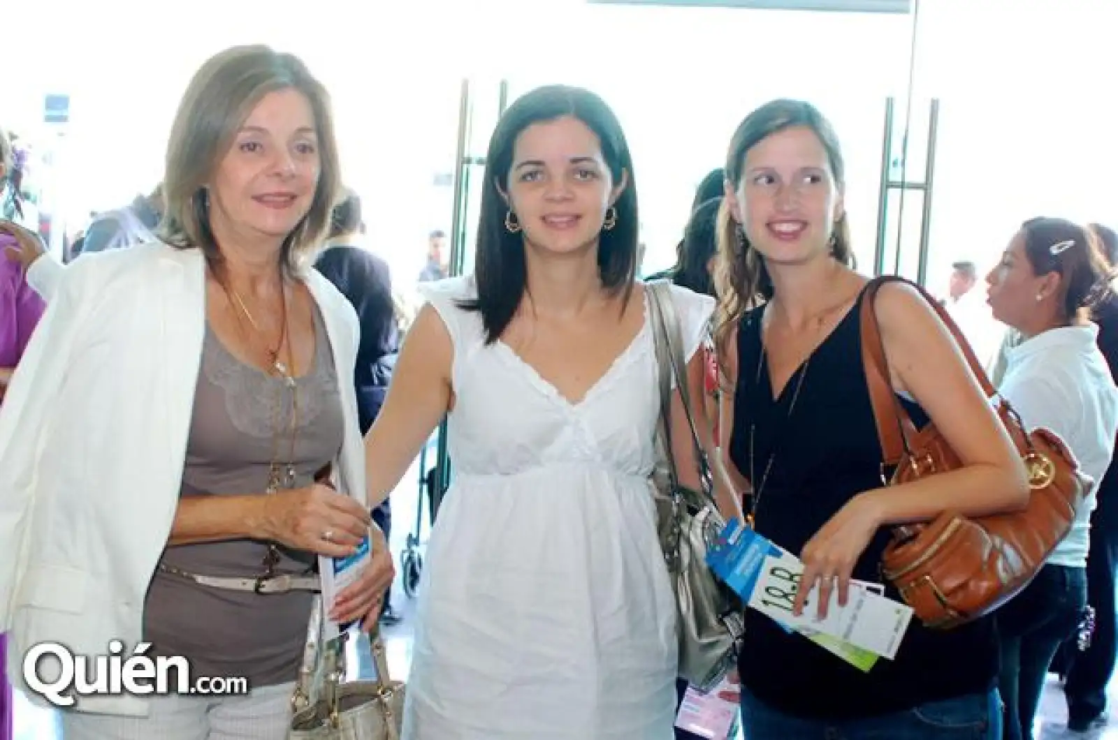 Alicia Navarro de Martínez y Gaby Martínez Lucía Probete
