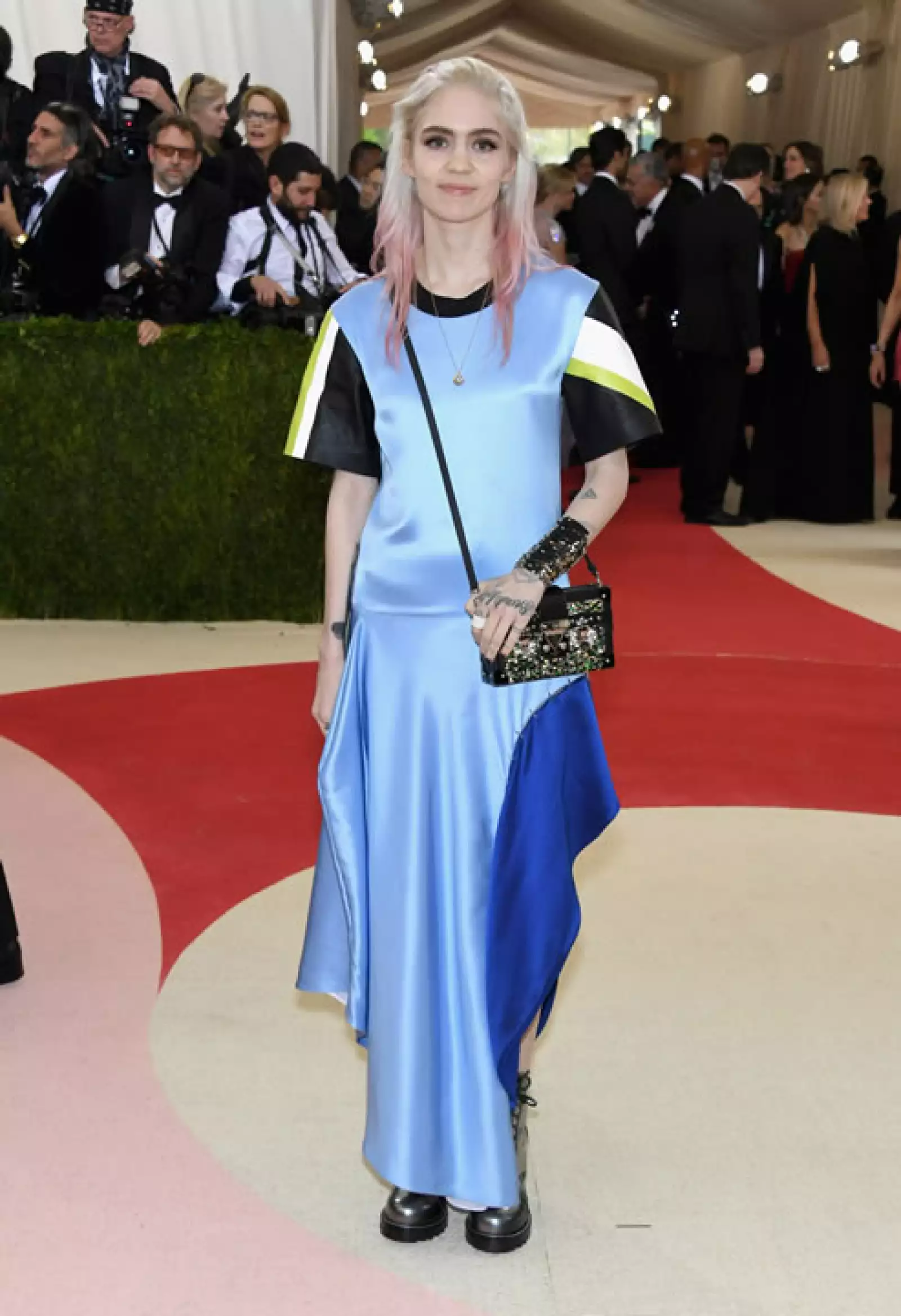 Grimes en Louis Vuitton.
