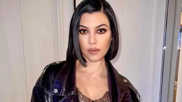 kourtney-kardashian (1).jpg