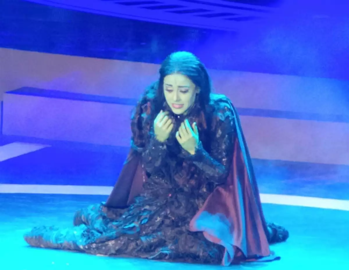 Danna Paola demostró su capacidad vocal en el escenario, logrando ovación de pie por parte del público.