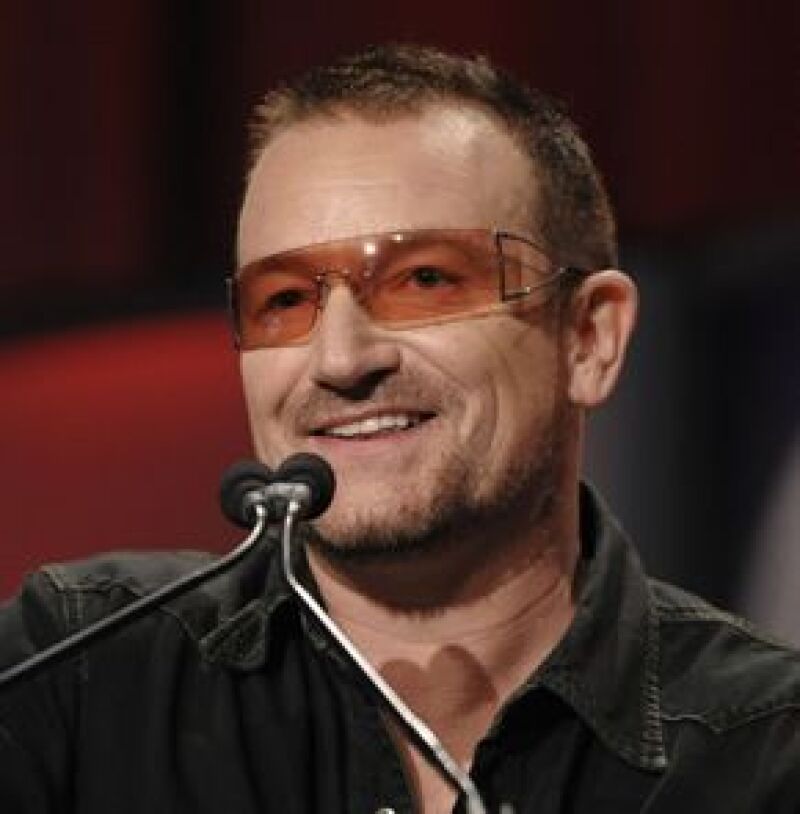 El vocalista de U2 dijo que las elecciones son una gran oportunidad para mejorar la imagen del país.