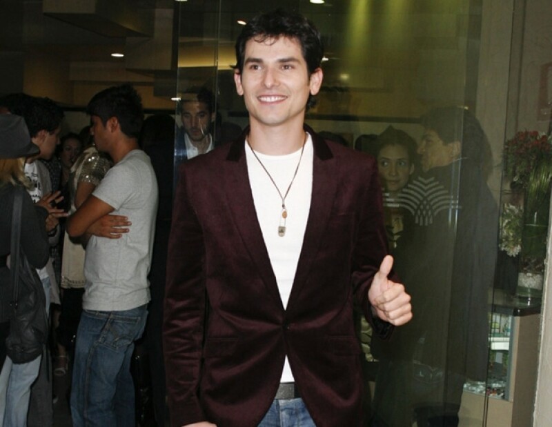 El actor protagonizará la obra musical I Love Romeo And Julieta junto a Eiza González.