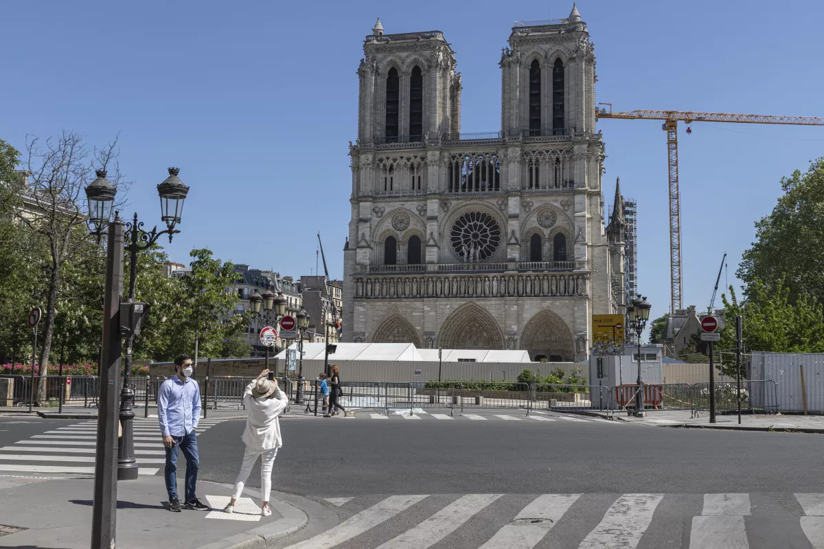 PARIS - UNDER LOCKDOWN - ILLUSTRATION