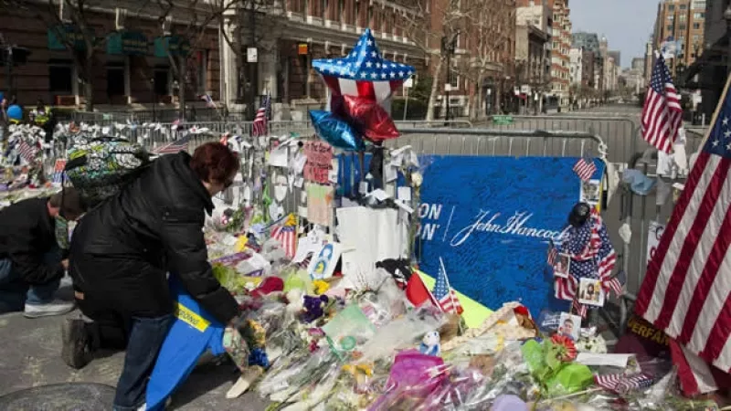 ofrendas para las victimas de los atentados