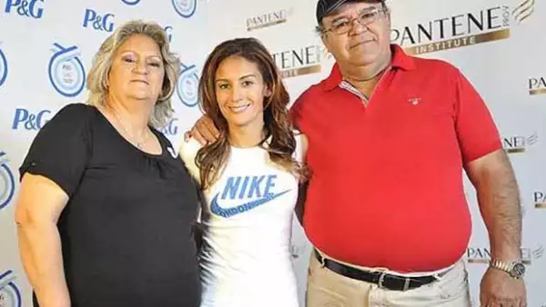 El día de ayer, Marco Antonio Espinosa Morales, padre de la medallista olímpica, murió a causa de un infarto a lo 57 años de edad.